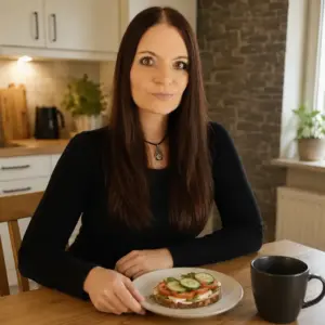Rebecca mit Brot